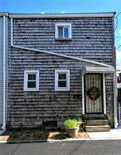 /international/us/1822-fox-way-south-side-pa-110107805518/