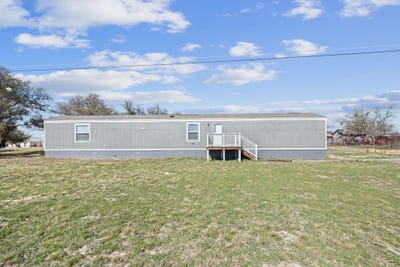 /international/us/606-w-lampasas-st-lometa-tx-110105981496/