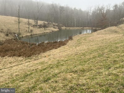 /international/us/13042-woodmont-road-hancock-md-110090815530/?lang=en