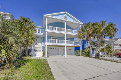 /international/us/413-fort-fisher-boulevard-n-kure-beach-nc-110106446174/