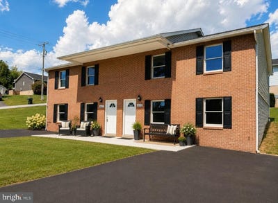 /international/us/623-thompson-street-strasburg-va-110109659170/