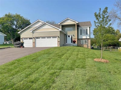 /international/us/eugene-street-white-bear-lake-mn-110107982702/