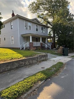 /international/us/106-college-street-thomasville-nc-110102284642/
