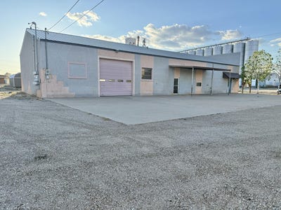 /international/us/601-avenue-a-farwell-tx-110108169073/