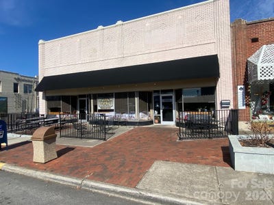 /international/us/100-main-street-e-valdese-nc-110097251600/