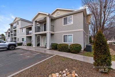 /international/us/3323-n-lakeharbor-ln-boise-id-110106735931/