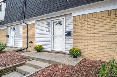 /international/us/41166-n-woodbury-green-drive-van-buren-twp-mi-110110305922/
