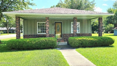 /international/us/216-e-south-street-arma-ks-110100964536/