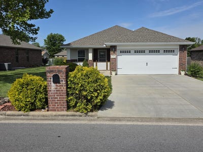 /international/us/2505-s-river-street-carthage-mo-110107875460/