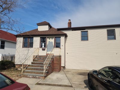 /international/us/1043-delaware-avenue-island-park-ny-110098084556/