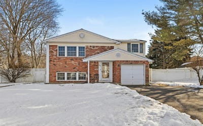 /international/us/447-china-road-sayville-ny-110105834348/