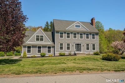 /international/us/4-acorn-drive-east-haddam-ct-110107857628/