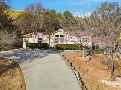 /international/us/1934-anchorage-ave-wofford-heights-ca-110105191716/