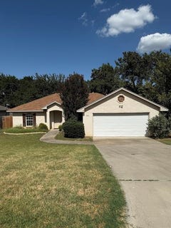 /international/us/616-n-avenue-c-springtown-tx-110101265791/