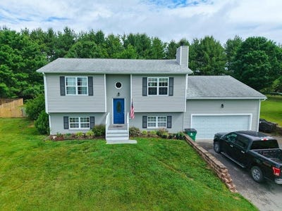 /international/us/1460-west-view-drive-christiansburg-va-110108362959/