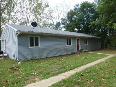 /international/us/731-733-sw-13-highway-warrensburg-mo-110119965434/