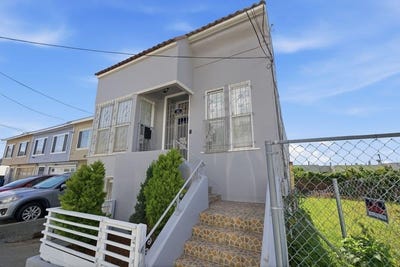 /international/us/31-rio-verde-st-daly-city-ca-110108349703/