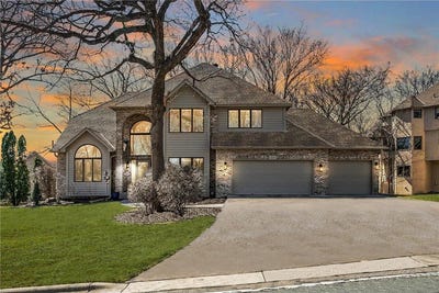 /international/us/213-innsbrook-lane-burnsville-mn-110099407450/