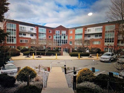 /international/us/380-place-lane-woburn-ma-110107167116/