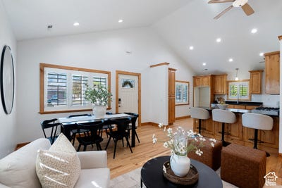 /international/us/1285-w-maple-st-mapleton-ut-110108781935/