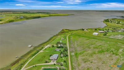 /international/us/195-wall-lane-port-lavaca-tx-110110067317/