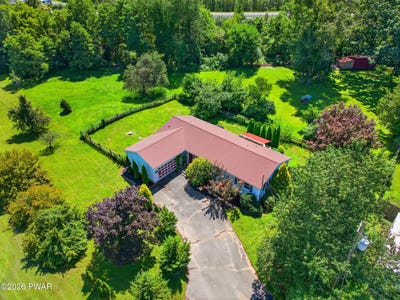 /international/us/100-maple-avenue-matamoras-pa-110119691376/