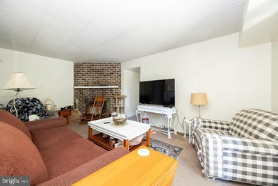 /international/us/1709-valley-drive-west-chester-pa-110108567243/
