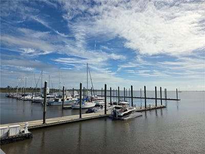 /international/us/100-marina-drive-st-simons-island-ga-110102527851/
