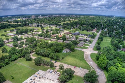 /international/us/washington-street-commerce-tx-110108359921/