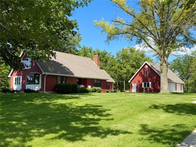 /international/us/3630-3678-e-68th-street-s-newton-ia-110109162079/
