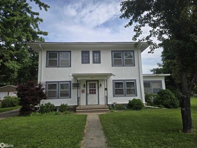 /international/us/407-e-wall-street-centerville-ia-110108416602/