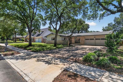 /international/us/11022-burr-oak-drive-san-antonio-tx-110108567817/