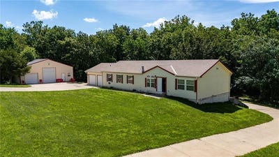 /international/us/6375-se-vollmer-drive-lathrop-mo-110108914586/