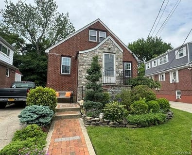 /international/us/78-wood-street-lynbrook-ny-110108333973/