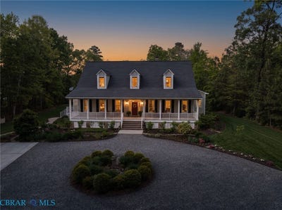 /international/us/145-paddys-court-port-haywood-va-110107927360/
