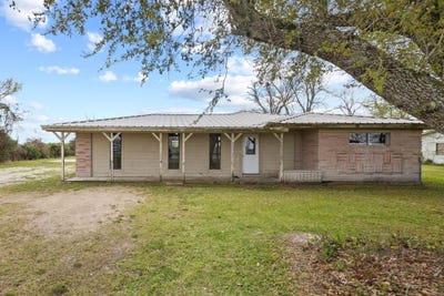 /international/us/19961-englin-rd-winnie-tx-110106618400/
