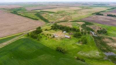 /international/us/41320-203rd-street-yale-sd-110108637781/