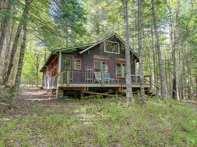 /international/us/2401-north-point-road-long-lake-ny-110108399162/