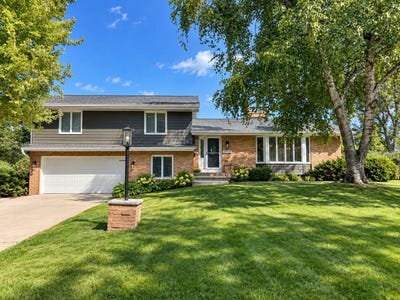 /international/us/1800-quebec-avenue-n-golden-valley-mn-110120465491/