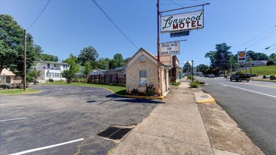 /international/us/hot-springs-ar-110088193409/