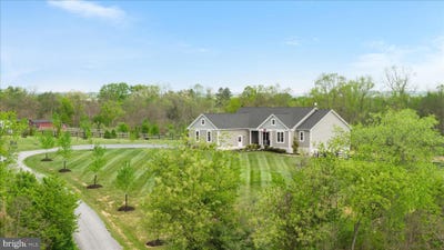 /international/us/1015-redbud-winchester-va-110107689263/