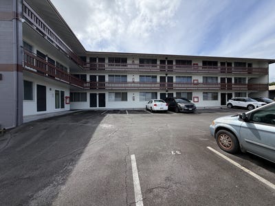 /international/us/270-ululani-st-hilo-hi-110106055408/