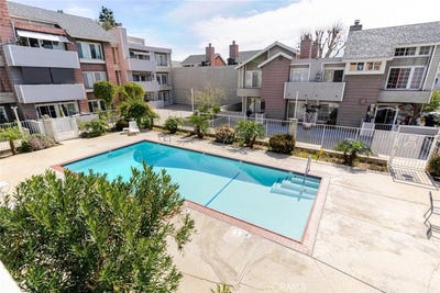 /international/us/20235-keswick-street-winnetka-ca-110108503802/