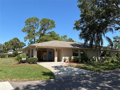 /international/us/1111-harefield-circle-sun-city-center-fl-110099912949/