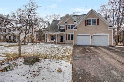 /international/us/7-debra-drive-essex-vt-110106531633/