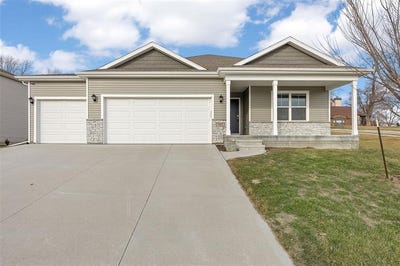 /international/us/701-prairie-view-drive-west-branch-ia-110104541204/