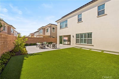 /international/us/108-hyperion-irvine-ca-110098827966/