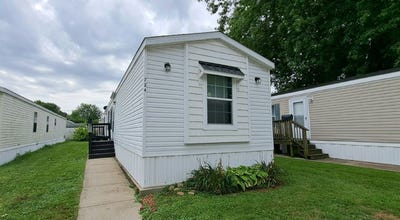 /international/us/724-michelle-drive-lynwood-il-110101448116/