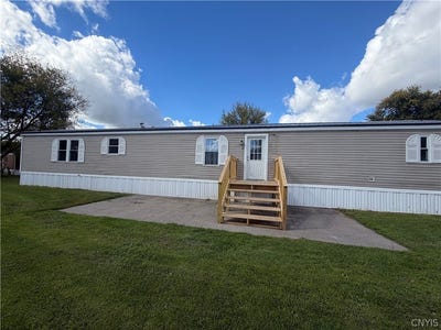 /international/us/26-bell-lane-freeville-ny-110120451240/