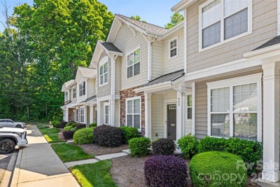 /international/us/932-coffee-tree-lane-rock-hill-sc-110107694407/